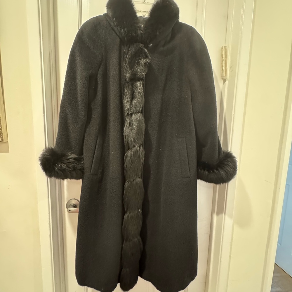 Belle Fare Vintage Fur Coat – Full Length – Black